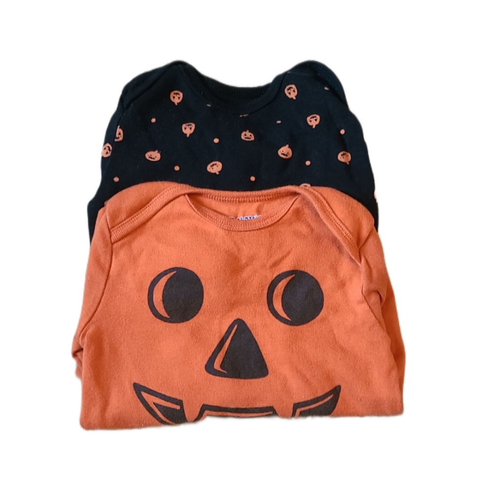 Bundle of 2 Halloween Old Navy Infants bodysuits 18-24m